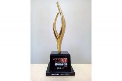 Lotus College Of Optometry wins the VP award for Mumbai Eye Care Campaign in the Best Optometry or CSR Initiative